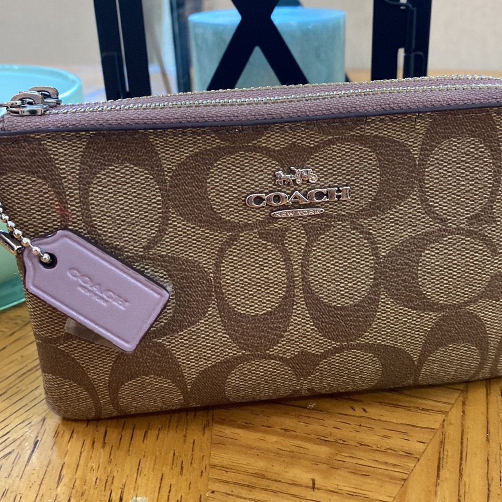 Authentic Coach Wristlet - Picture 4 of 8